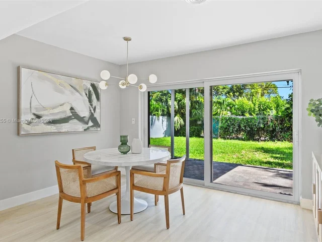 905 N 13th Ct, Hollywood FL 33019