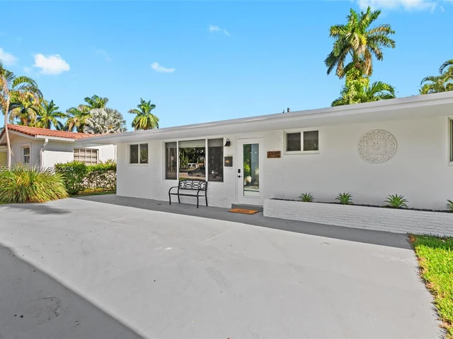 905 N 13th Ct, Hollywood FL 33019