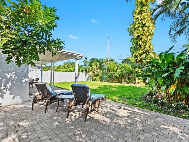 905 N 13th Ct, Hollywood FL 33019