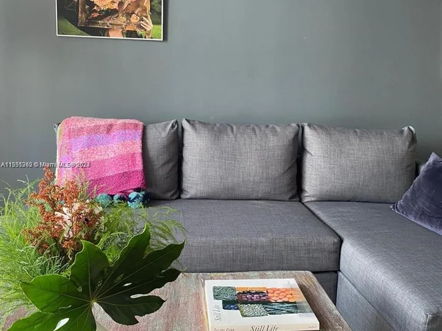 2001 Biscayne Blvd # 2306, Miami FL 33137