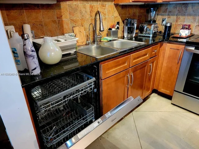 2001 Biscayne Blvd # 2306, Miami FL 33137