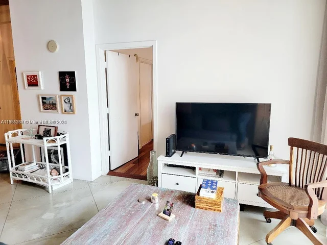 2001 Biscayne Blvd # 2306, Miami FL 33137