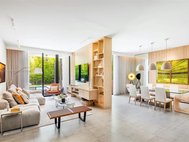 8641 Arboretum Ln, Miami FL 33138