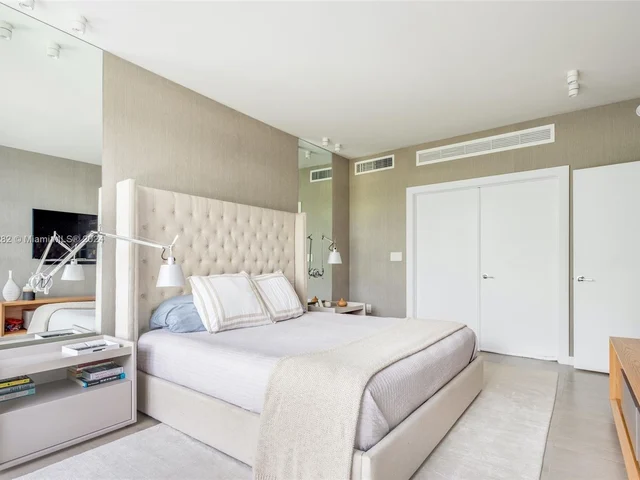 8641 Arboretum Ln, Miami FL 33138