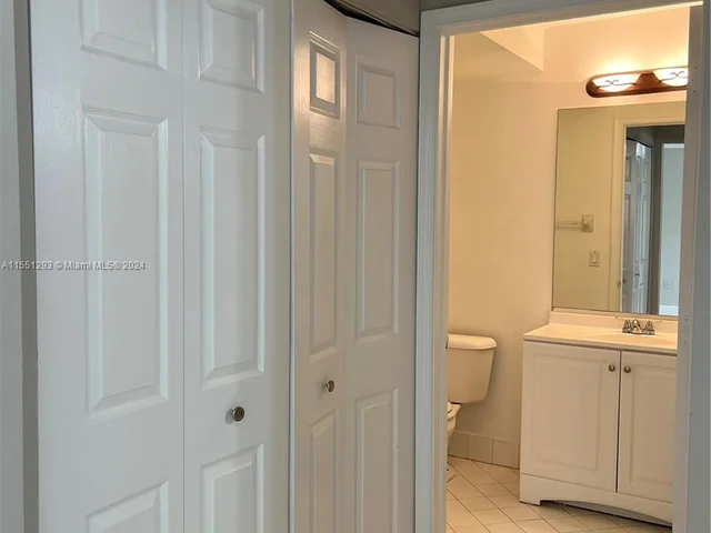 2243 NW 170th Ave, Pembroke Pines FL 33028