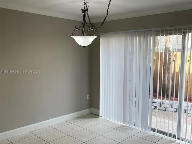 2243 NW 170th Ave, Pembroke Pines FL 33028