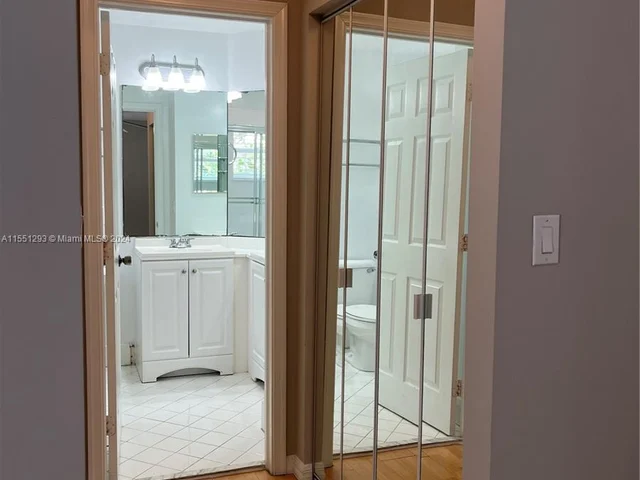 2243 NW 170th Ave, Pembroke Pines FL 33028