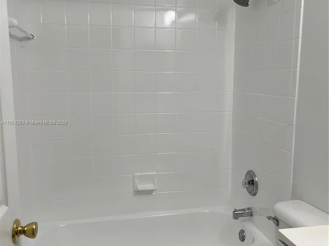 2243 NW 170th Ave, Pembroke Pines FL 33028