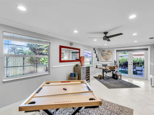 303 NW 41st Ave, Deerfield Beach FL 33442