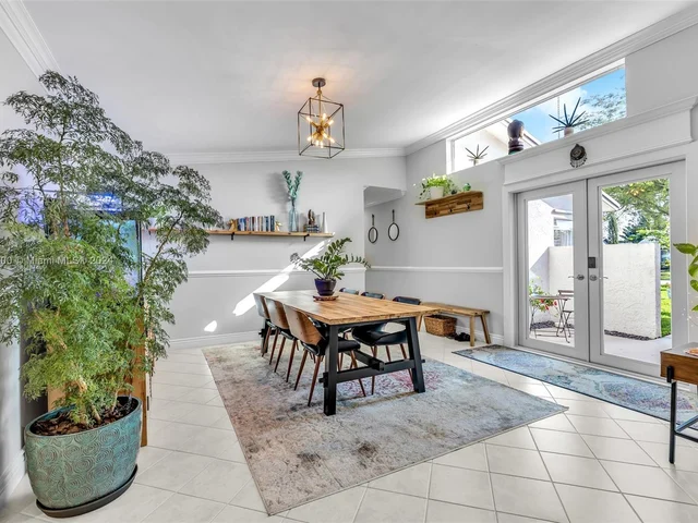 303 NW 41st Ave, Deerfield Beach FL 33442