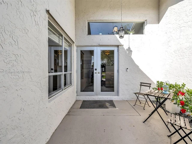 303 NW 41st Ave, Deerfield Beach FL 33442