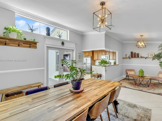 303 NW 41st Ave, Deerfield Beach FL 33442