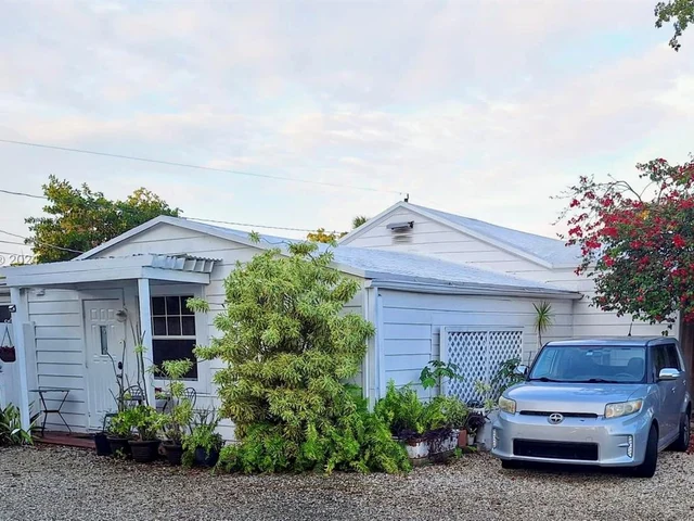 1005 NE 17th St, Fort Lauderdale FL 33305