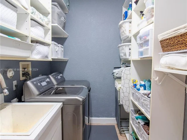 563 NW 120th Dr, Coral Springs FL 33071