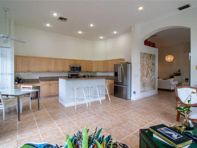 563 NW 120th Dr, Coral Springs FL 33071