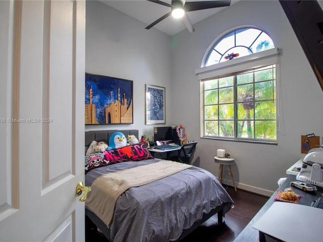 563 NW 120th Dr, Coral Springs FL 33071