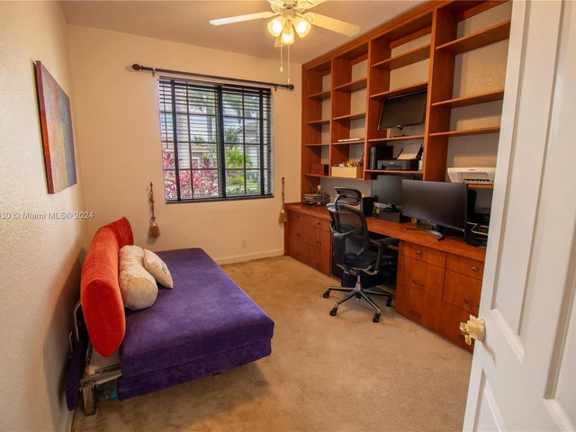 563 NW 120th Dr, Coral Springs FL 33071