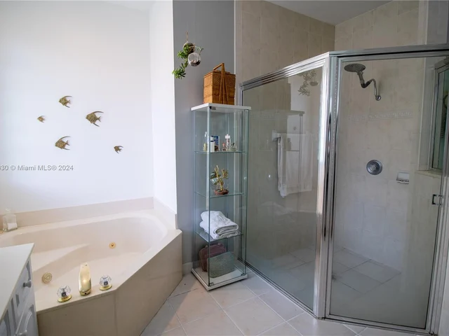 563 NW 120th Dr, Coral Springs FL 33071