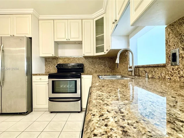 130 S Shore Dr # 4B, Miami Beach FL 33141