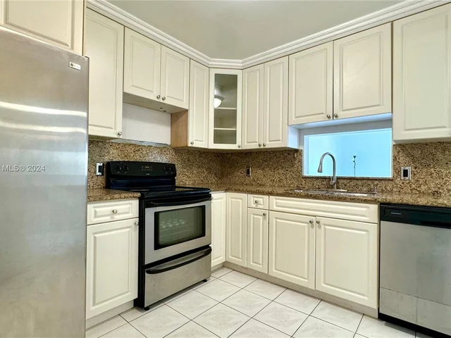 130 S Shore Dr # 4B, Miami Beach FL 33141