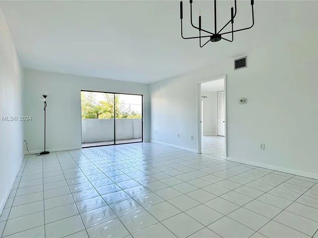 130 S Shore Dr # 4B, Miami Beach FL 33141