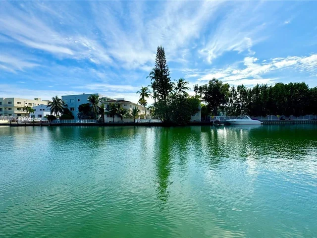 130 S Shore Dr # 4B, Miami Beach FL 33141