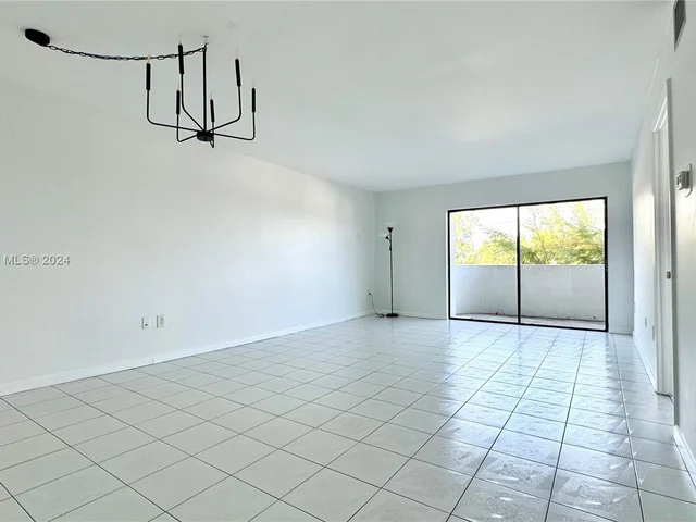 130 S Shore Dr # 4B, Miami Beach FL 33141