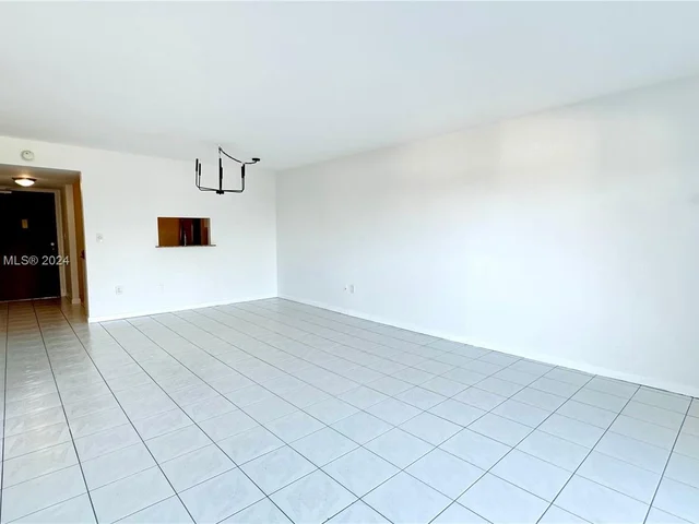 130 S Shore Dr # 4B, Miami Beach FL 33141