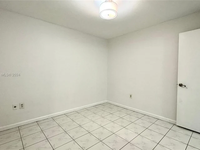 130 S Shore Dr # 4B, Miami Beach FL 33141