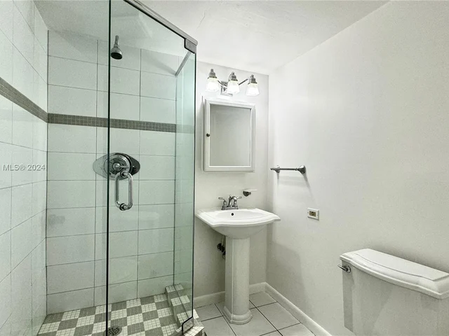 130 S Shore Dr # 4B, Miami Beach FL 33141