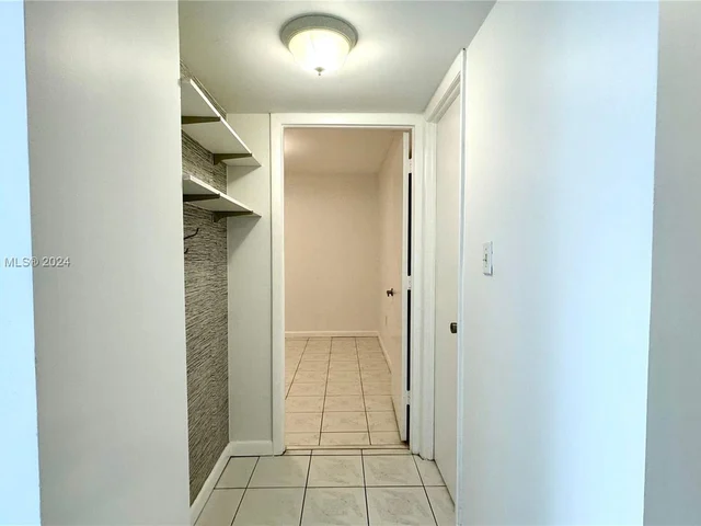 130 S Shore Dr # 4B, Miami Beach FL 33141