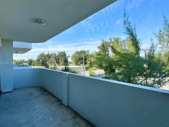 130 S Shore Dr # 4B, Miami Beach FL 33141