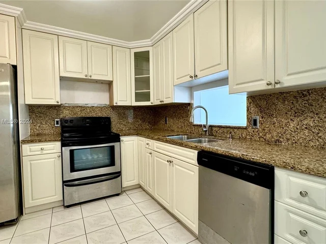 130 S Shore Dr # 4B, Miami Beach FL 33141