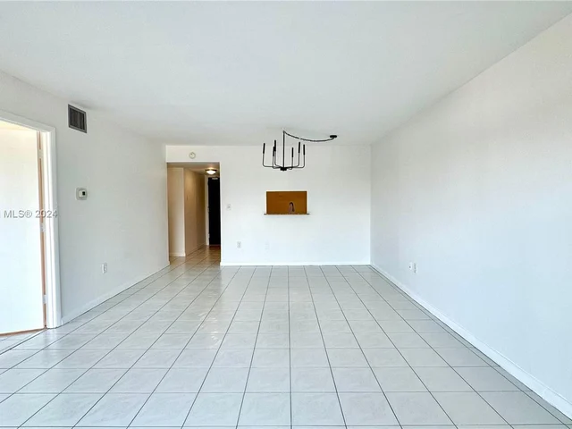 130 S Shore Dr # 4B, Miami Beach FL 33141