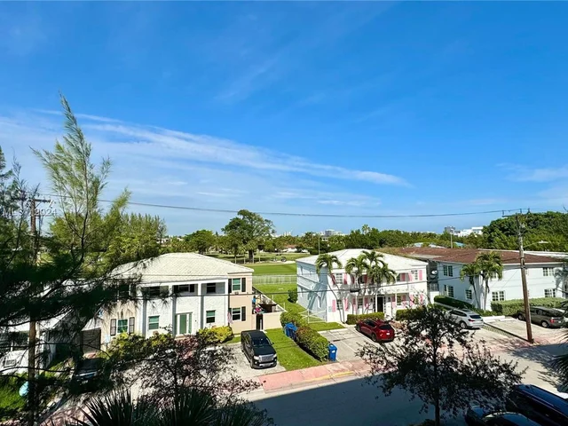 130 S Shore Dr # 4B, Miami Beach FL 33141