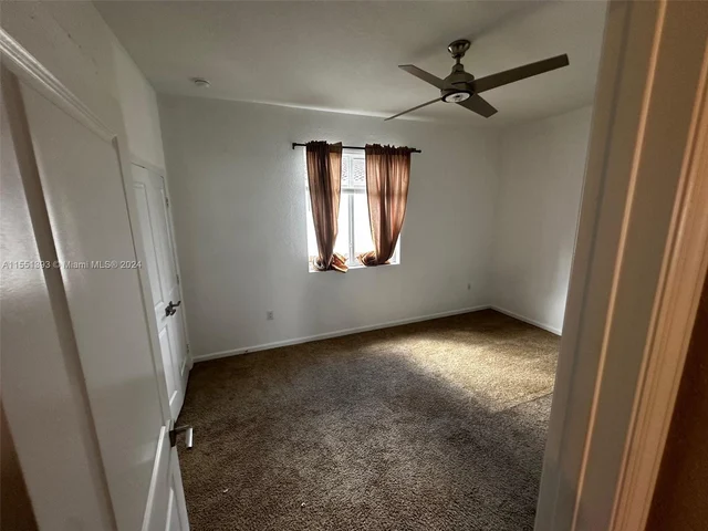 2810 NW 181st St, Miami Gardens FL 33056