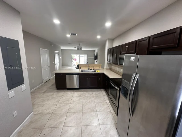 2810 NW 181st St, Miami Gardens FL 33056