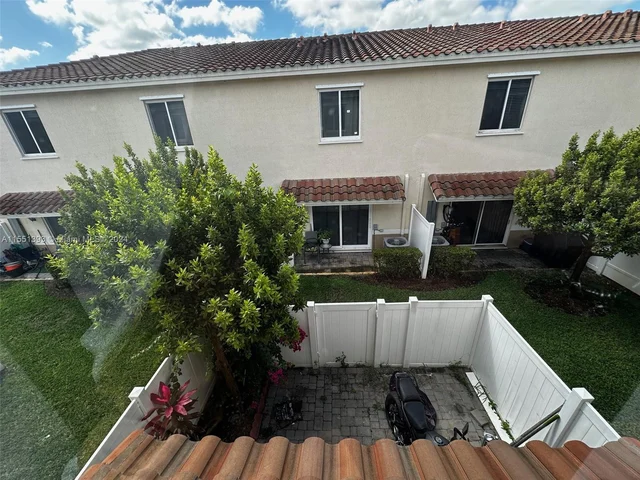 2810 NW 181st St, Miami Gardens FL 33056