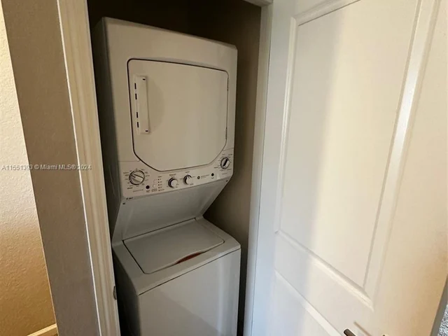 2810 NW 181st St, Miami Gardens FL 33056