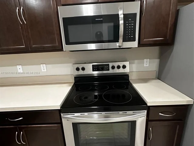 2810 NW 181st St, Miami Gardens FL 33056