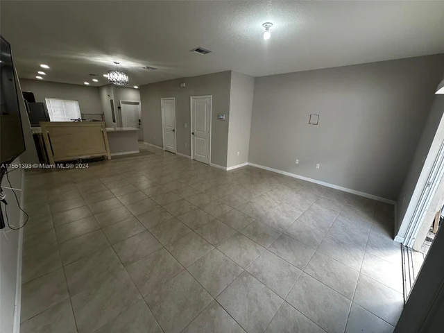 2810 NW 181st St, Miami Gardens FL 33056