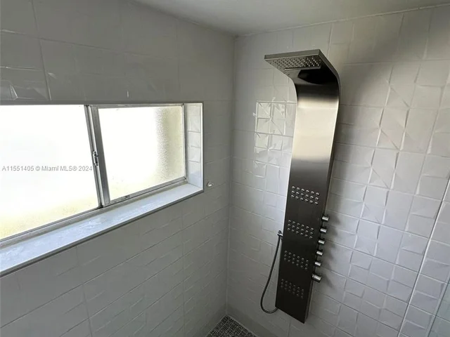 6027 NW 91st Ave, Tamarac FL 33321