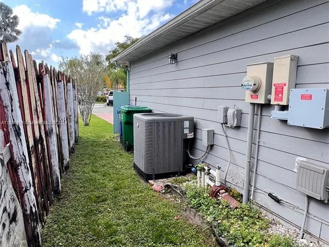 1741 SW 85th Ave, Miramar FL 33025