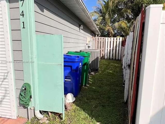 1741 SW 85th Ave, Miramar FL 33025