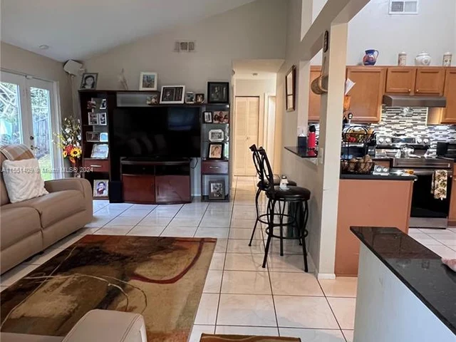 1741 SW 85th Ave, Miramar FL 33025