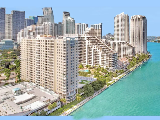 770 Claughton Island Dr # 14, Miami FL 33131