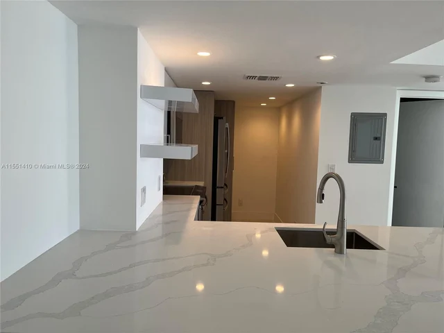 770 Claughton Island Dr # 14, Miami FL 33131