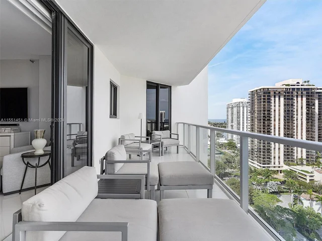 19500 Turnberry Way, Unit 18A, Aventura FL 33180