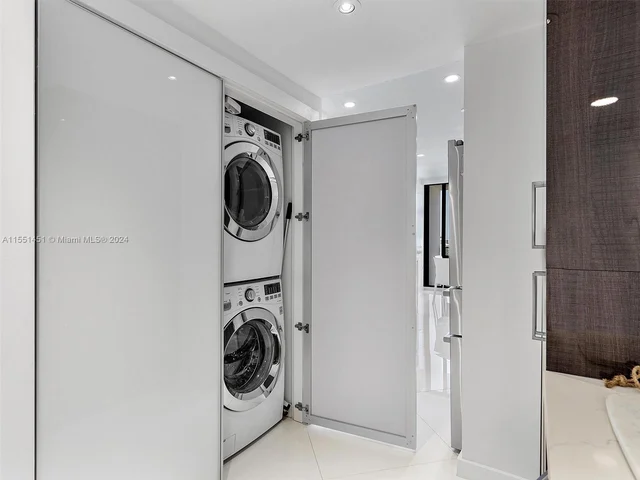 19500 Turnberry Way, Unit 18A, Aventura FL 33180