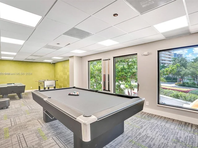 19500 Turnberry Way, Unit 18A, Aventura FL 33180